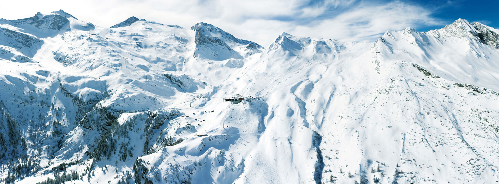 Verschneite Tuxer Alpen