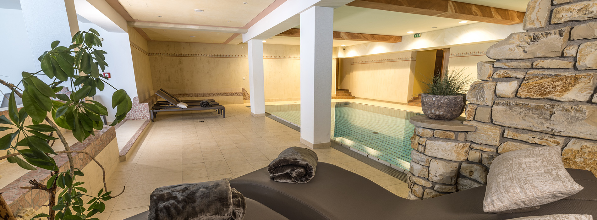Hallenbad im Auenhotel